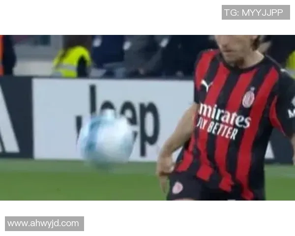 足球明星柯钊精彩瞬间集锦展示他的风采与魅力